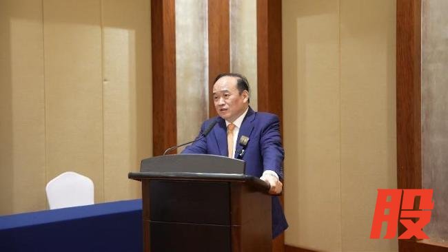 兰世立称牛津CEO班并非交钱就能读