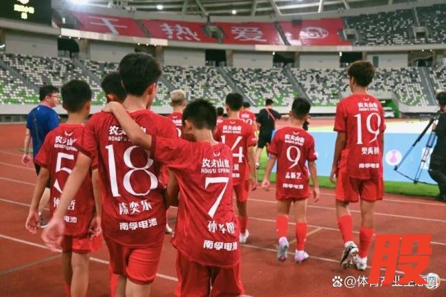 中国足球小将九年：一场社会化青训实验 曙光与挑战并存